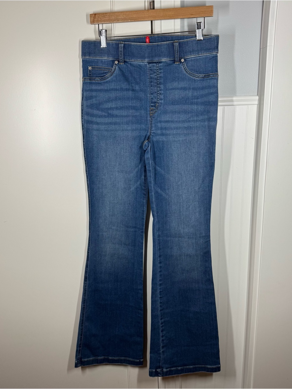 Spanx SPANXshape EveryWear Flare Jeans Vintage‎ Indigo size large 20456R pull on